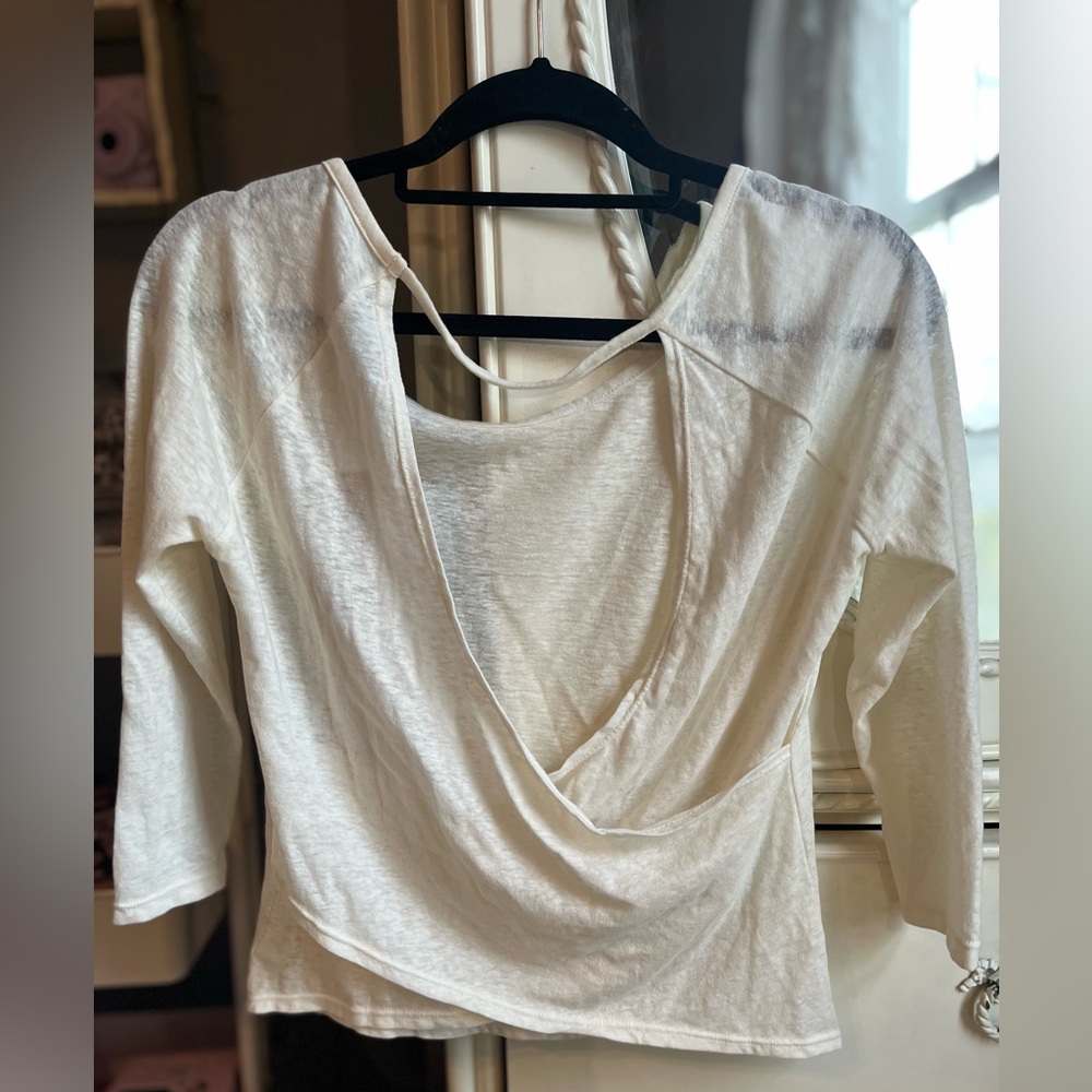 White American Eagle shirt